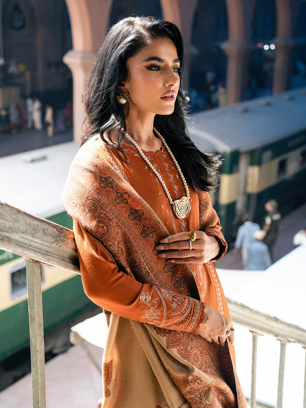 izel - Winter 3PC Dhanak Embroidered Suit - VL1262