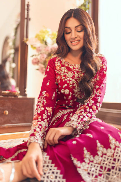 SUNNiA MANAHiL - 3pc Heavy Embroidered Lawn Stuff - VL1043