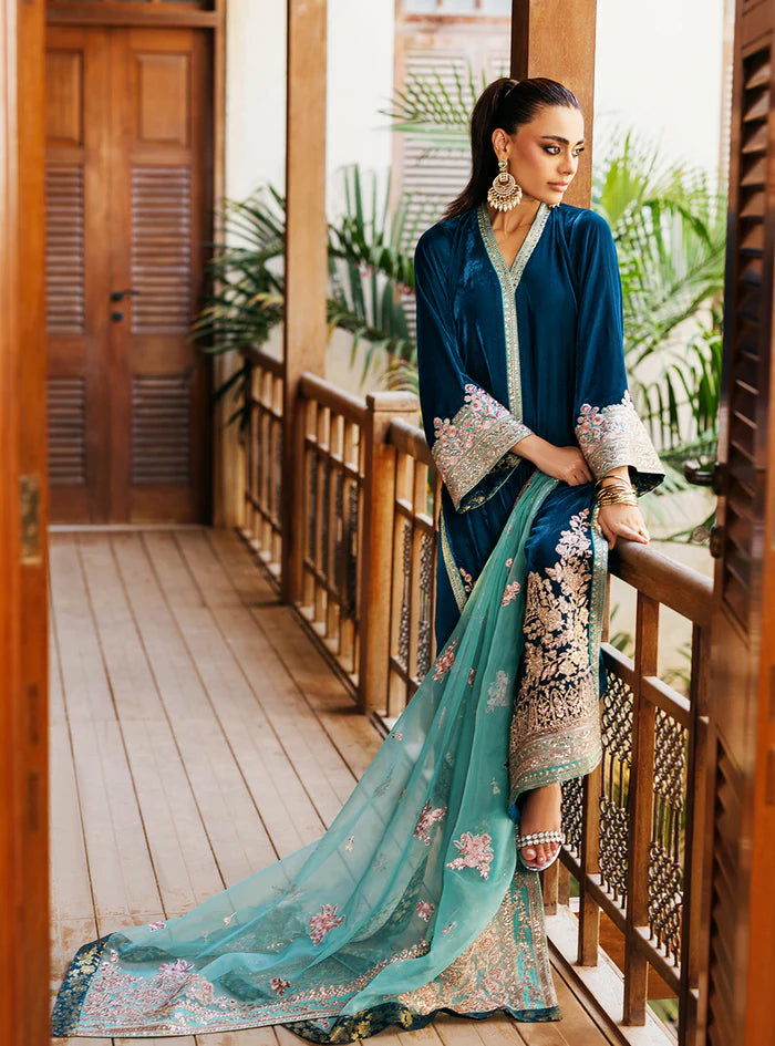 Zainab Cottani - 3-Piece Unstitched Heavy Embroidered Velvet Suit - VL943