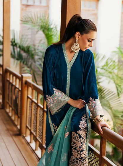 Zainab Cottani - 3-Piece Unstitched Heavy Embroidered Velvet Suit - VL943