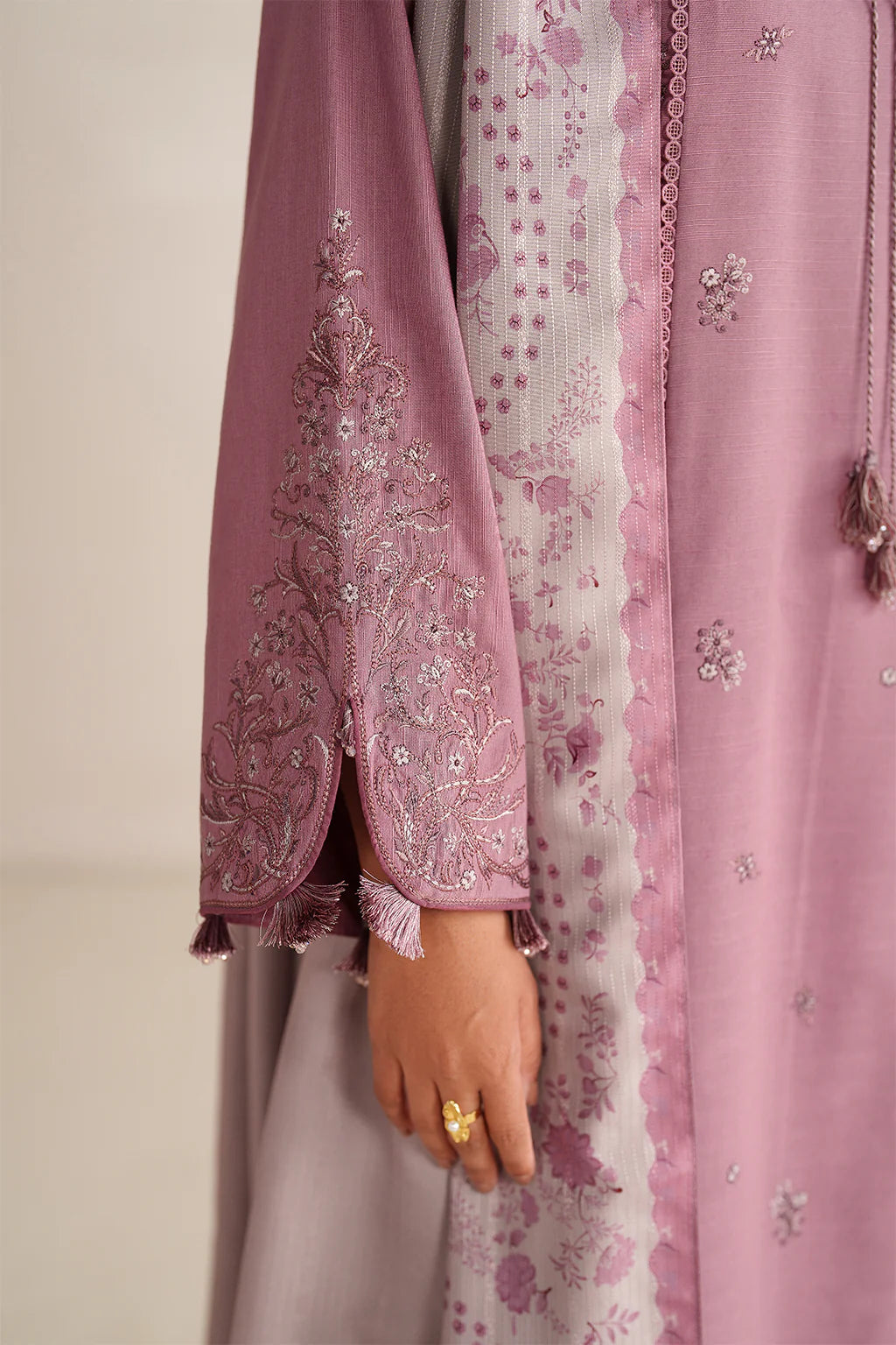 iznik - Winter 3PC Dhanak Embroidered Suit - VL1267