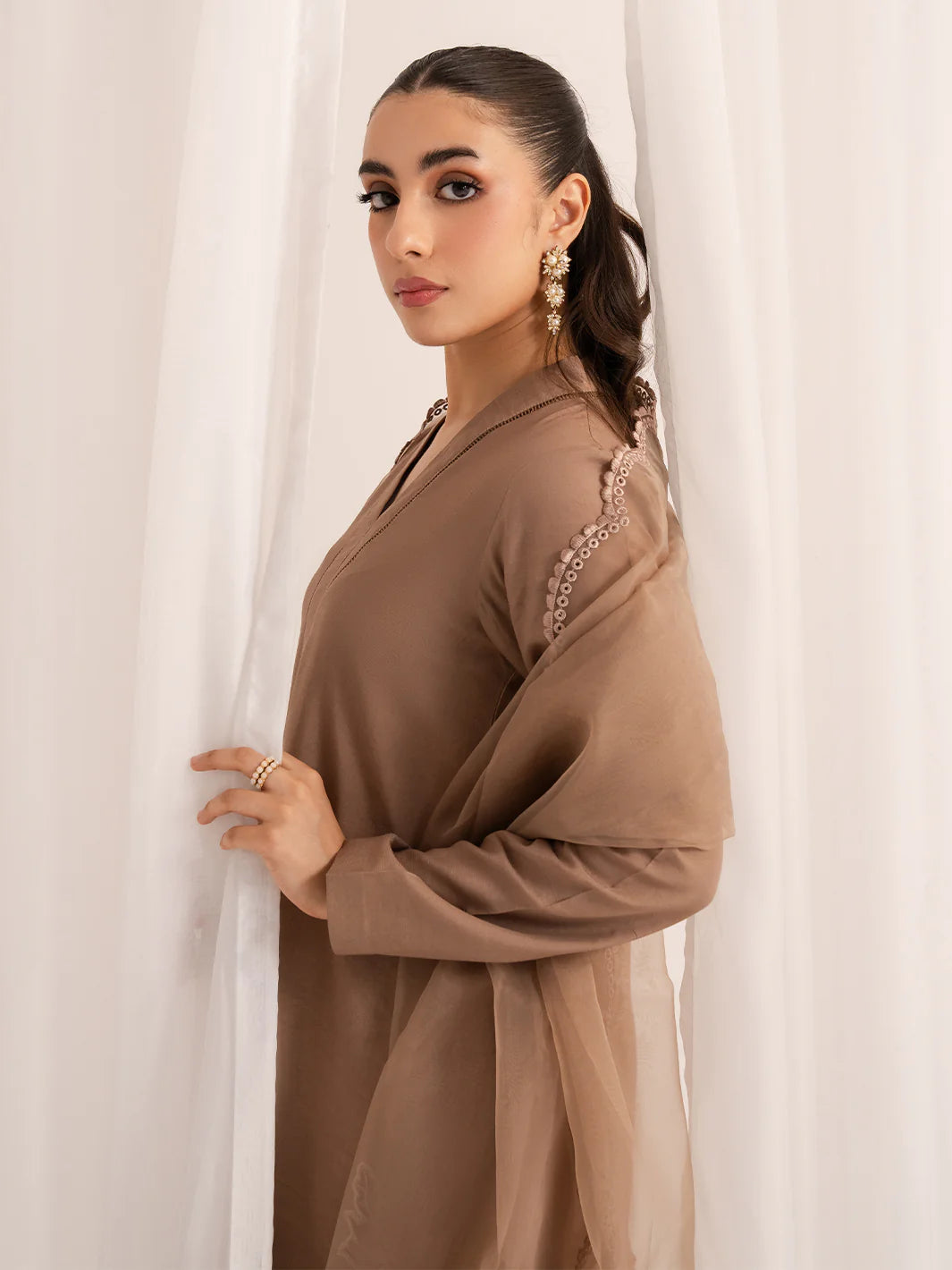 Veezal - Lawn 3.piece embroidered Summer suit with Orgenza Dupatta. VL1278