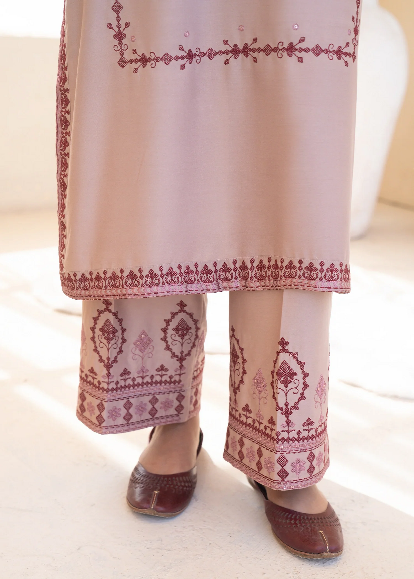 Veezal - Lawn 3PC Embroidered Suit - VL1398