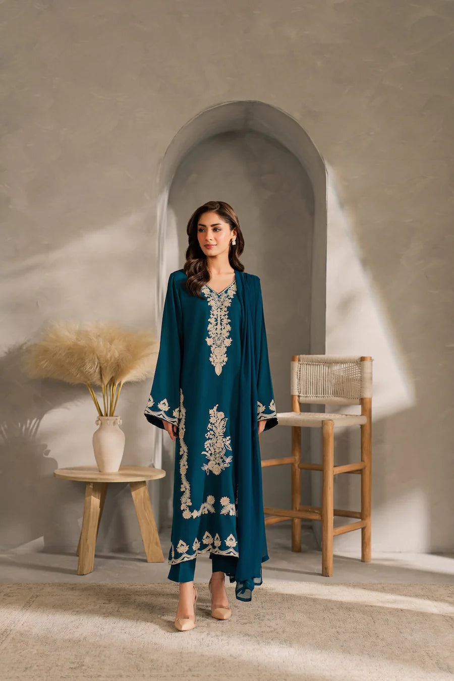 iznik - Winter 3PC Dhanak Embroidered Suit - VL1292