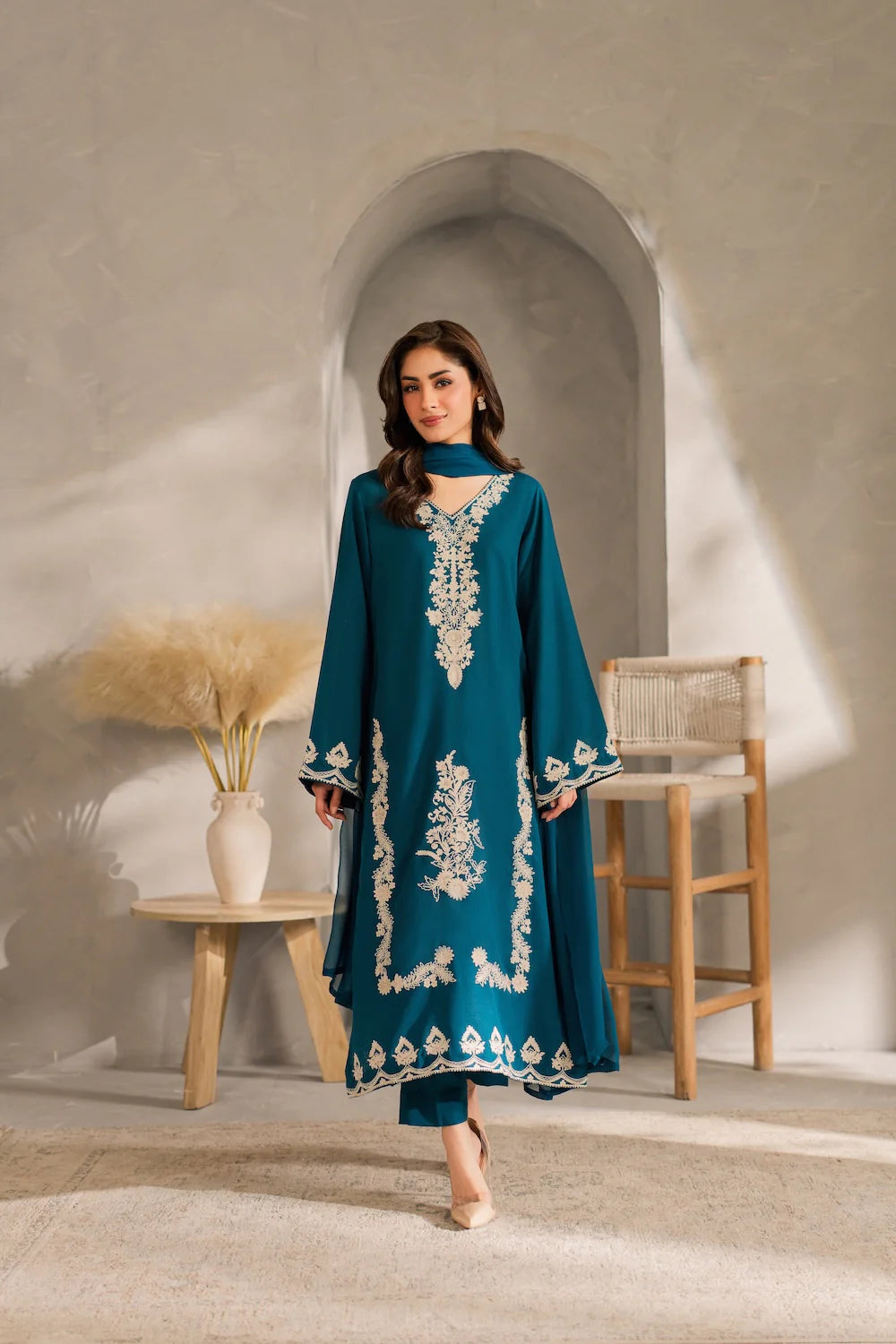 iznik - Winter 3PC Dhanak Embroidered Suit - VL1292