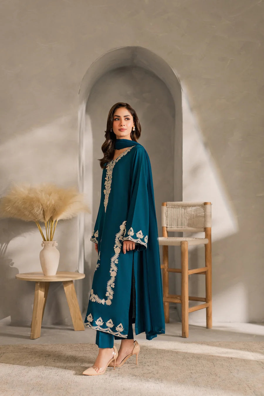 iznik - Winter 3PC Dhanak Embroidered Suit - VL1292