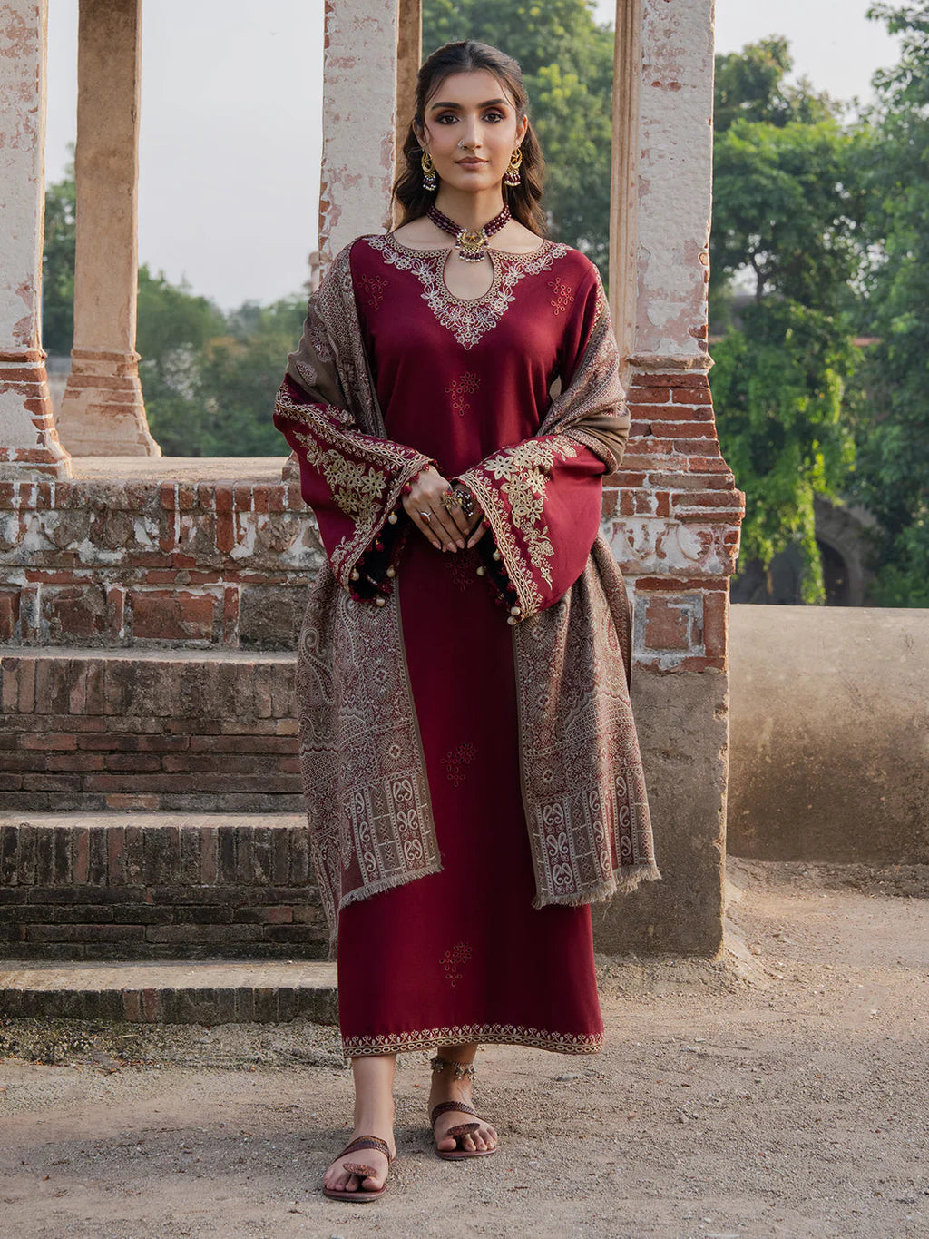 IZEL- DHANAK EMBROIDERED SHIRT WITH WOOL PRINT SHAWL - VL1231