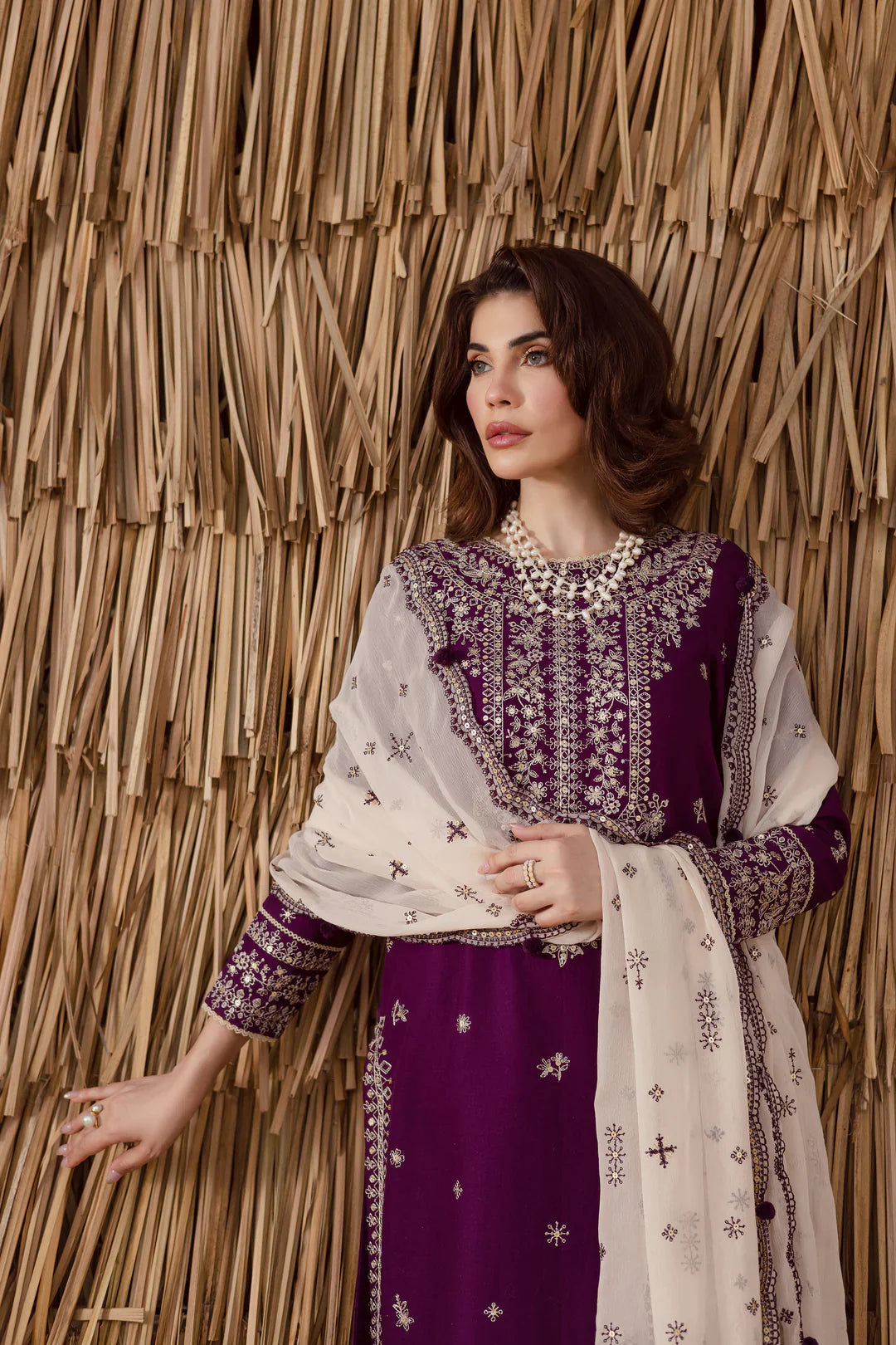 Mohagni - Summer 3PC Lawn Embroidered Suit - VL1405