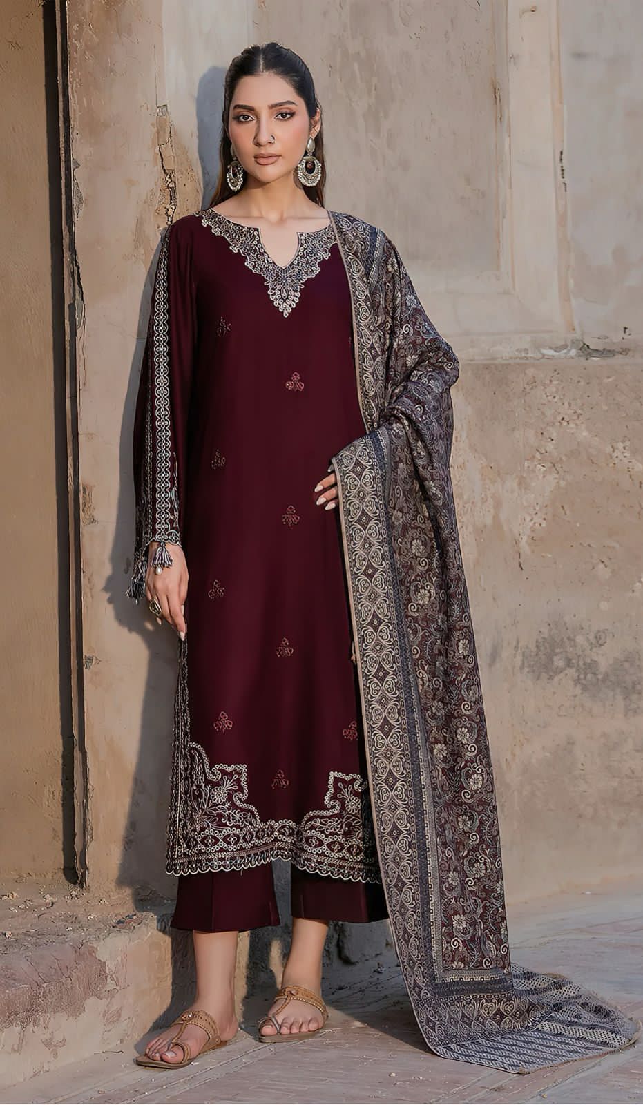 JAZMIN Dhanak Embroidered with Print wool shawl - VL1224