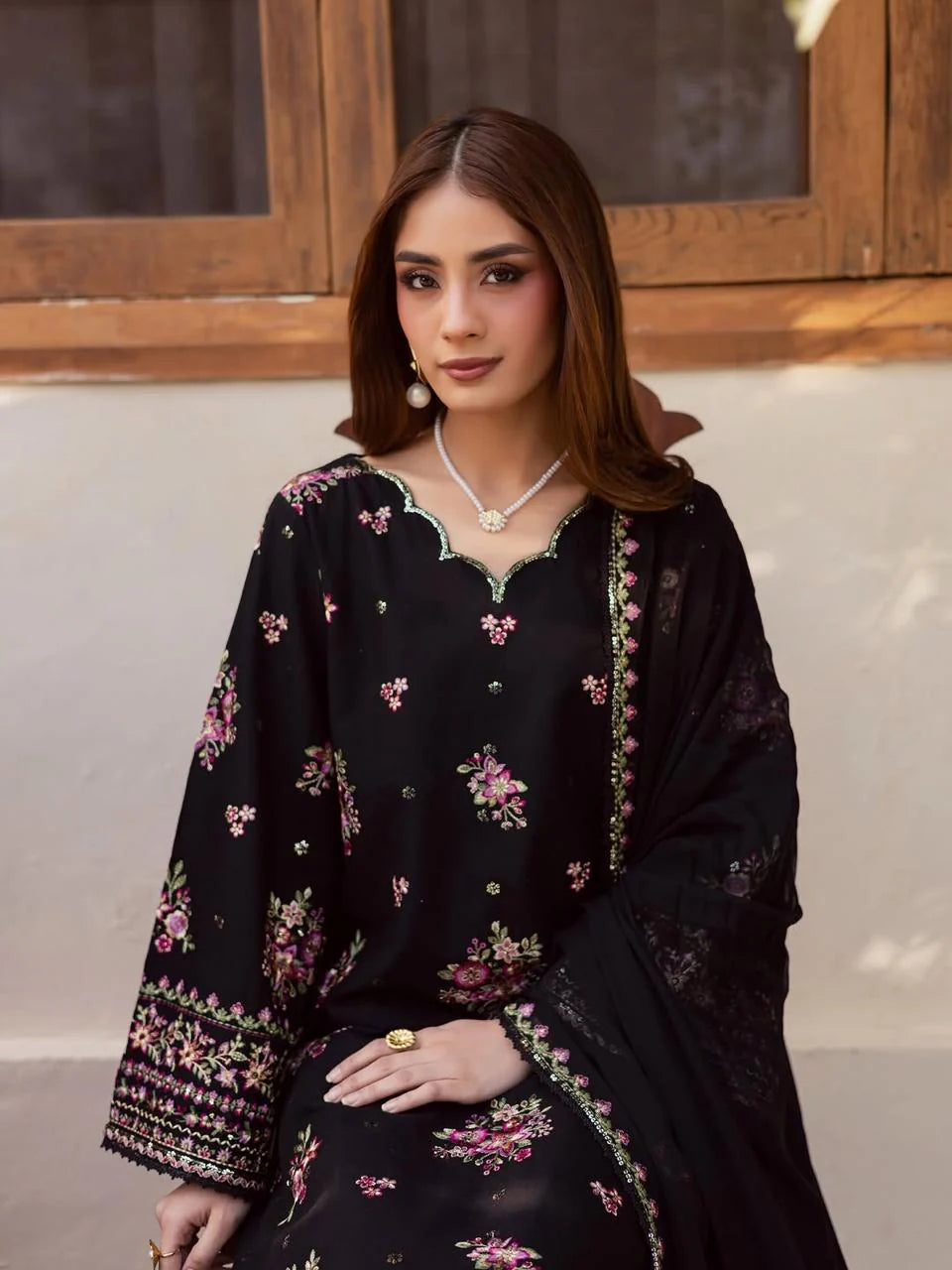 Lawn 3PC Embroidered Suit - VL1281