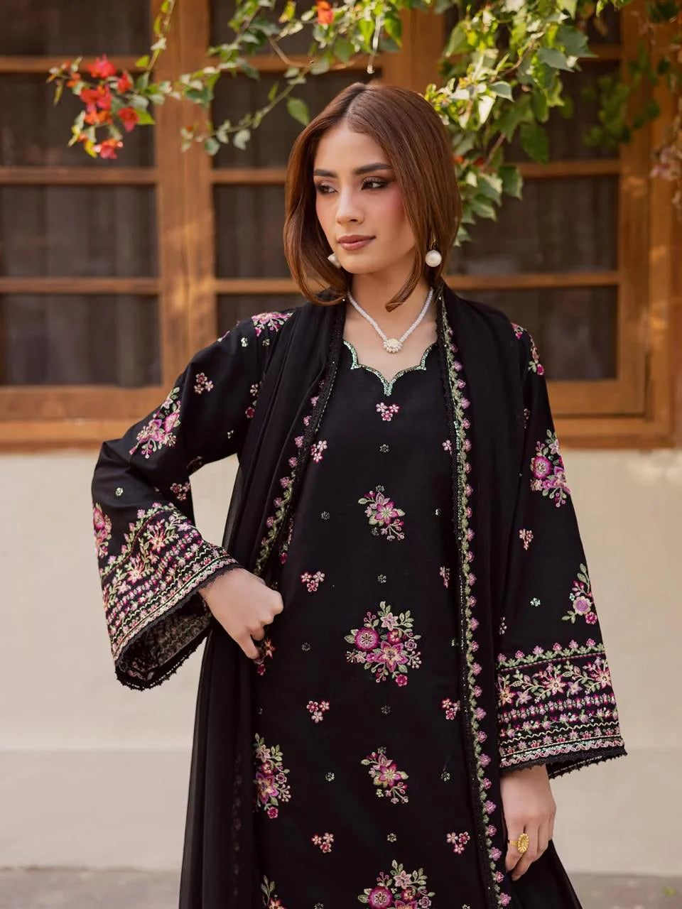 Lawn 3PC Embroidered Suit - VL1281