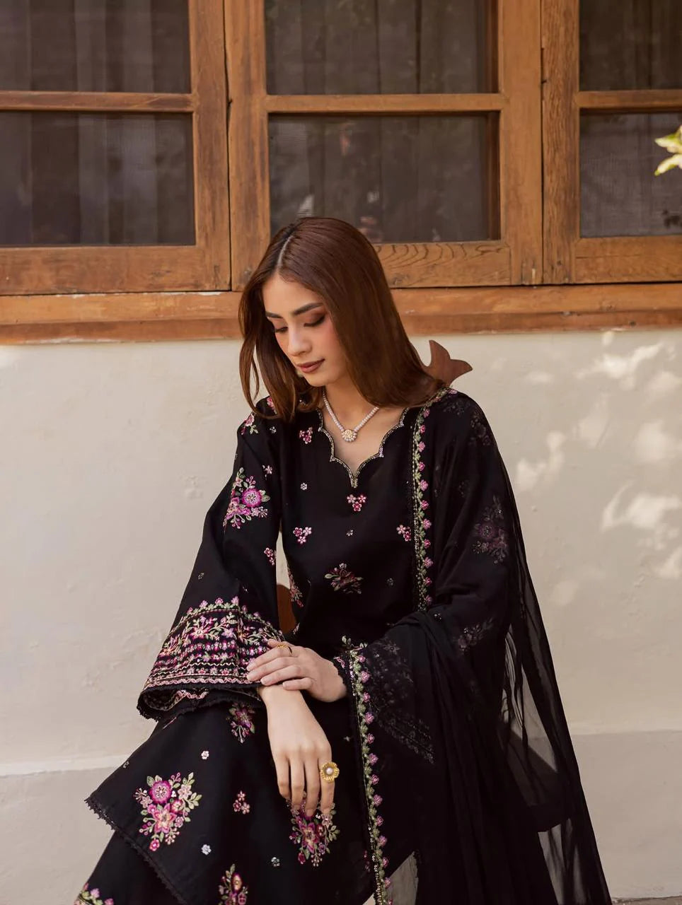 Lawn 3PC Embroidered Suit - VL1281