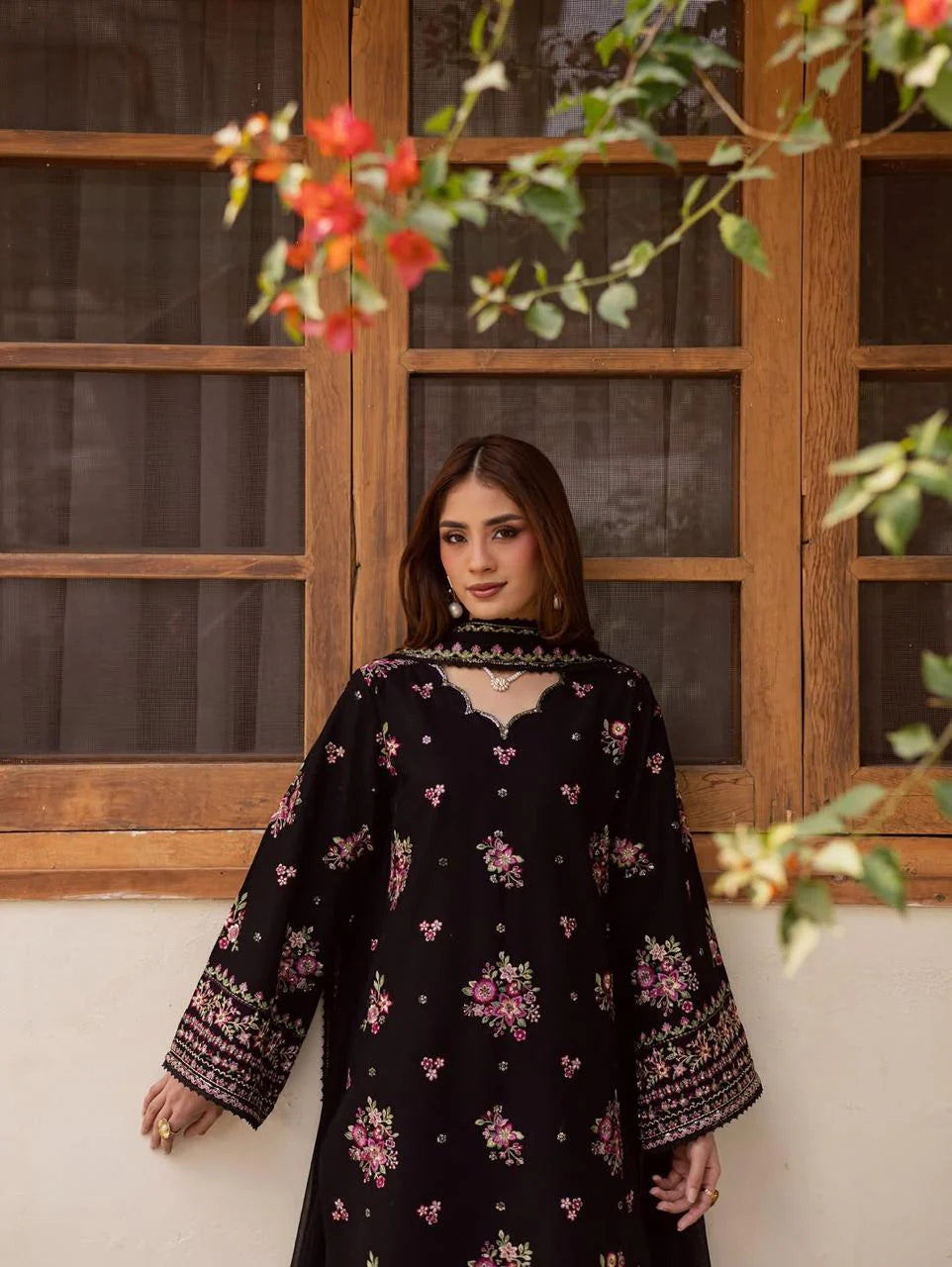 Lawn 3PC Embroidered Suit - VL1281