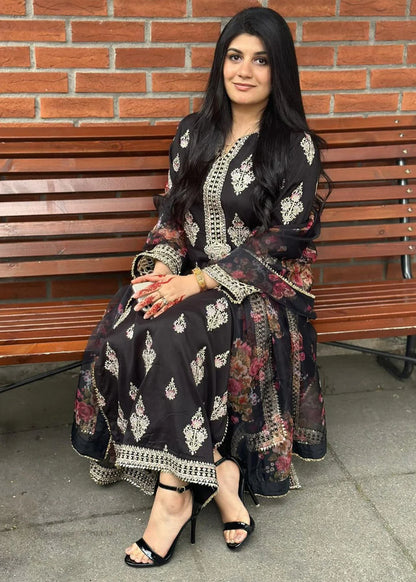 Veezal - Unstitched Luxury Lawn Heavy Embroidered 3PC Suit - VL1327