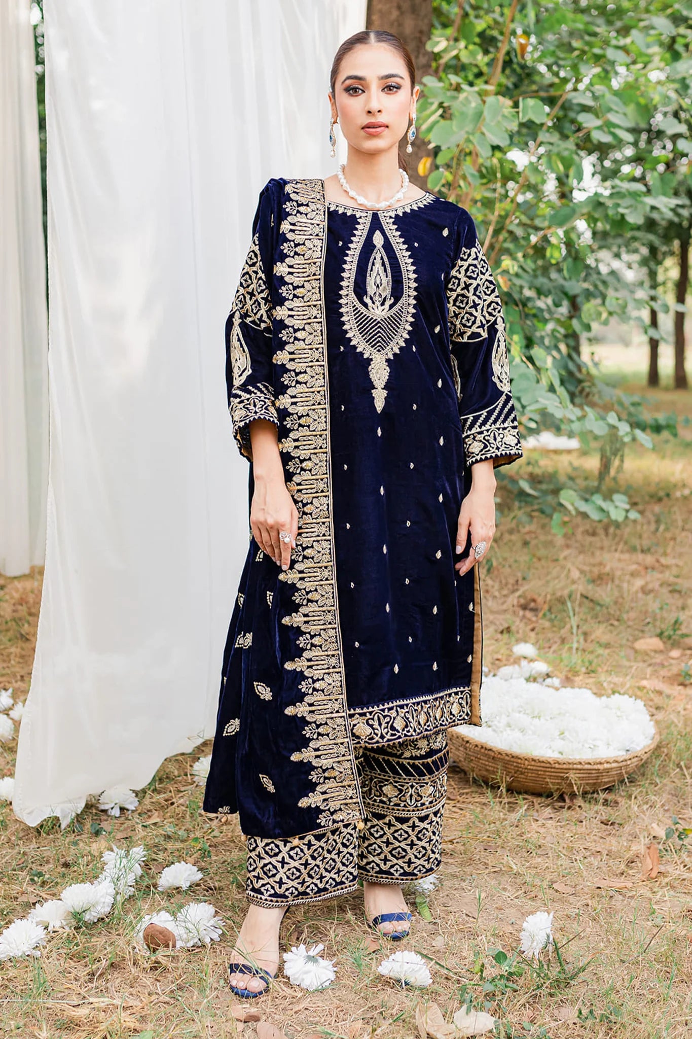 3PCs Velvet Embroidered Dress With Velvet Embroidered Shawl - VL967